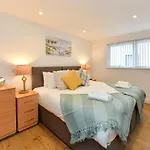 Just Stay Wales - Meridian Wharf, Marina View - 2 Bed Apartment