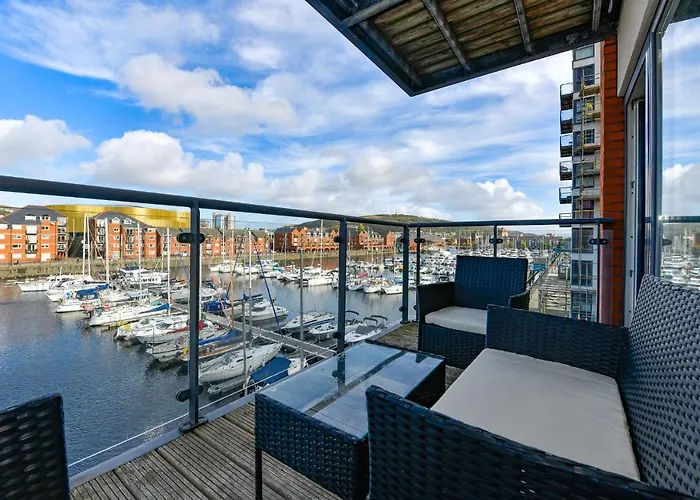 Just Stay Wales - Meridian Wharf, Marina View - 2 Bed Apartment