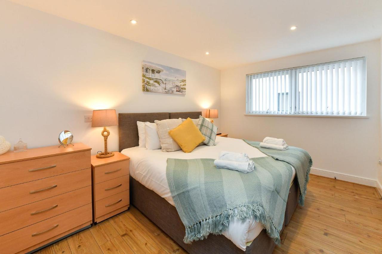Apartment Just Wales - Meridian Wharf, Marina View - 2 Bed Swansea