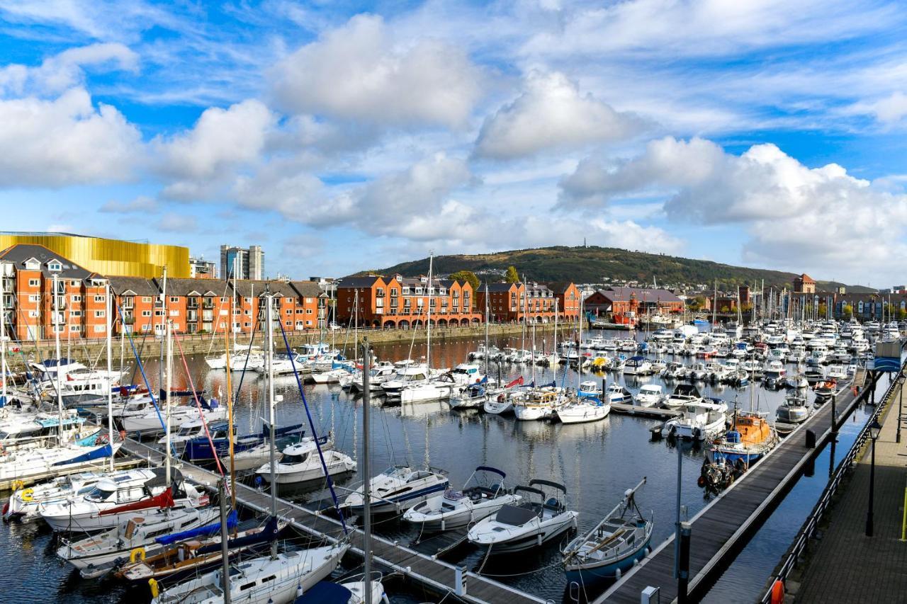 Just Wales - Meridian Wharf, Marina View - 2 Bed * Swansea